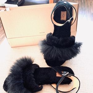 Uggs sandal leather sheepskin 8 1/2 black